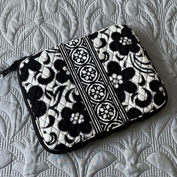 Vera Bradley Handbags - Vera Bradley Laptop Case